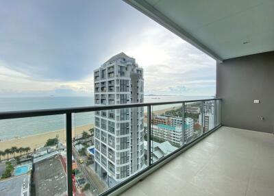 Beachfront Aeras Condo for Sale in Jomtien