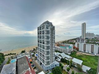 Beachfront Aeras Condo for Sale in Jomtien