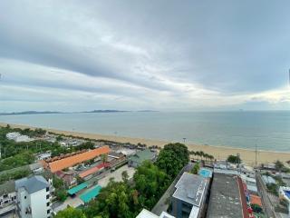 Beachfront Aeras Condo for Sale in Jomtien