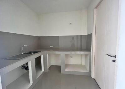 Unfurnished House for Sale in Map Yai Lai Area