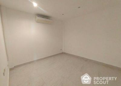 3-BR Townhouse near MRT Thailand Cultural Centre