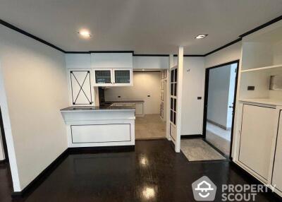 2-BR Condo at Baan Prompong Condominium near MRT Phetchaburi