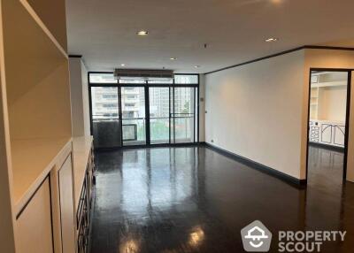 2-BR Condo at Baan Prompong Condominium near MRT Phetchaburi