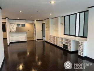 2-BR Condo at Baan Prompong Condominium near MRT Phetchaburi