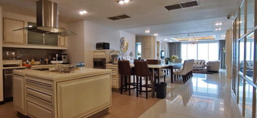 La Royale Beach Condo for Sale in Na-Jomtien