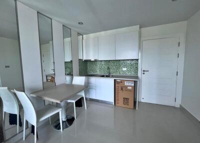 Great Area Condo Amazon for Sale in Pattaya