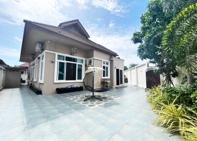 House at East Pattaya with 3 Bedrooms for Sale