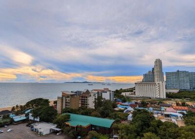 Beachfront Condo for Sale in Reflection Jomtien