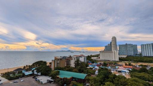 Beachfront Condo for Sale in Reflection Jomtien