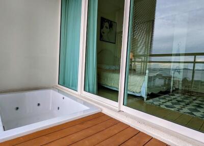 Beachfront Condo for Sale in Reflection Jomtien