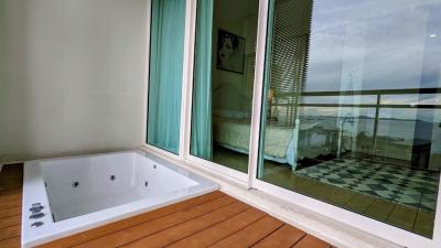 Beachfront Condo for Sale in Reflection Jomtien