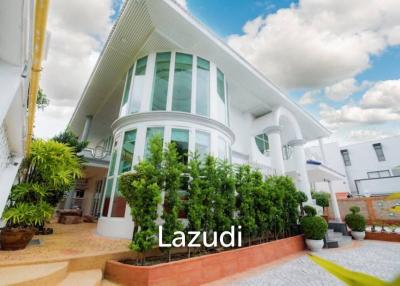 5 Bed 500 SQ.M Luxury Residence near Rama 9