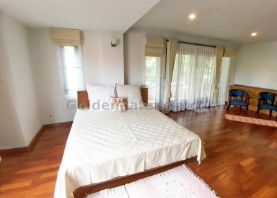 3-bedrooms in quite lowrise close to Phrom Phong BTS