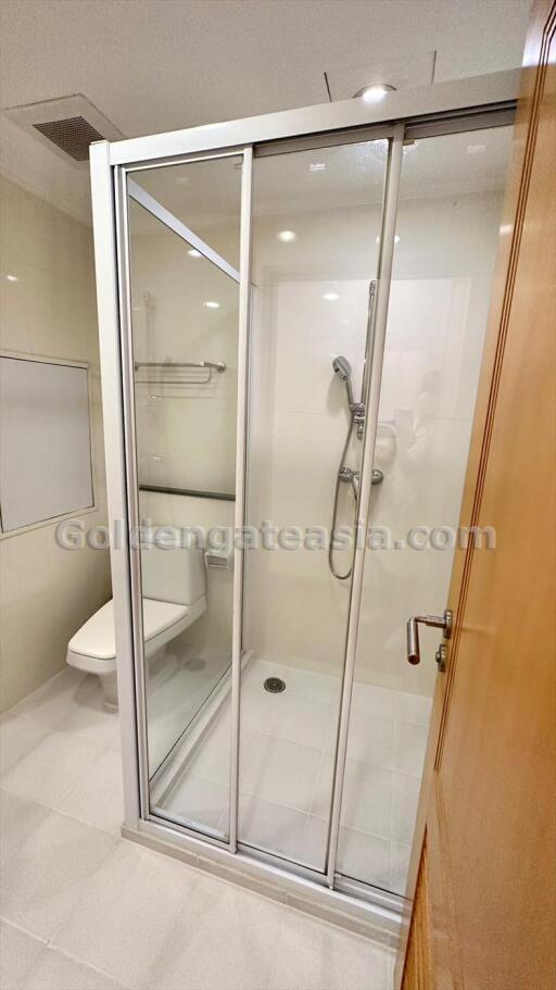 3-Bedrooms family-friendly modern apartment - Asok BTS