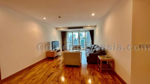 3-Bedrooms family-friendly modern apartment - Asok BTS