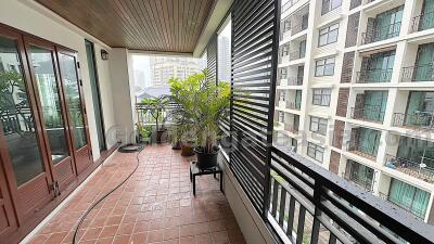 Quiet 3-Bedrooms lowrise condo near Benjasiri Park - Phrom Phong BTS