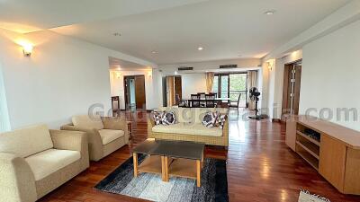 Quiet 3-Bedrooms lowrise condo near Benjasiri Park - Phrom Phong BTS