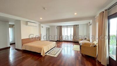 Quiet 3-Bedrooms lowrise condo near Benjasiri Park - Phrom Phong BTS