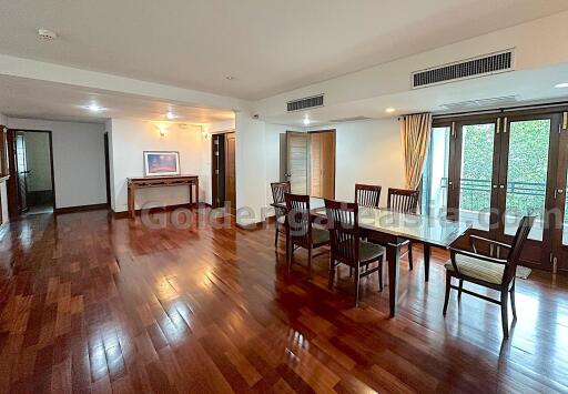 Quiet 3-Bedrooms lowrise condo near Benjasiri Park - Phrom Phong BTS