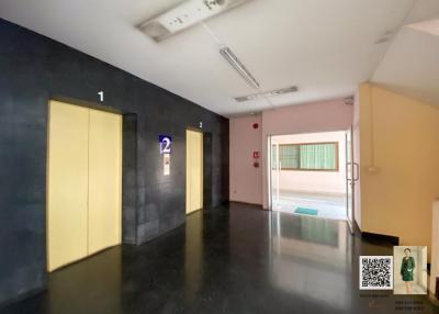 Selling a condo with tenants, 2 bedrooms, for just over two million, Ratchaburi Road.