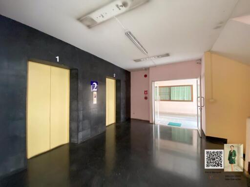 Selling a condo with tenants, 2 bedrooms, for just over two million, Ratchaburi Road.