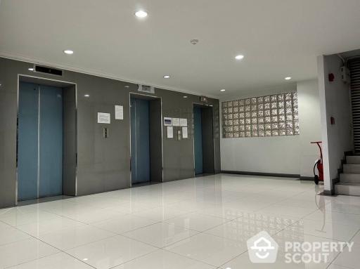 Commercial for Rent in Khlong Toei