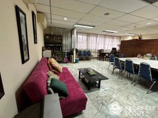 Commercial for Rent in Khlong Toei