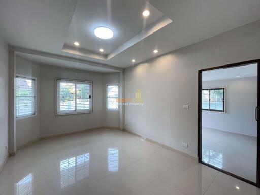 4 Bedrooms Villa / Single House in Ruen Pisa Village East Pattaya H011258
