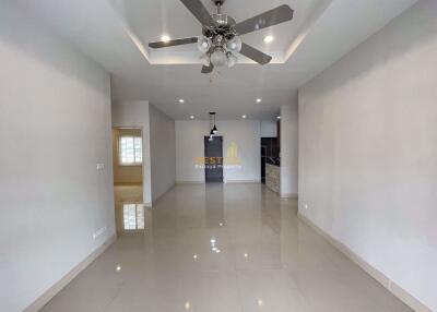 4 Bedrooms Villa / Single House in Ruen Pisa Village East Pattaya H011258