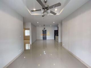 4 Bedrooms Villa / Single House in Ruen Pisa Village East Pattaya H011258