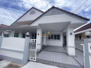 4 Bedrooms Villa / Single House in Ruen Pisa Village East Pattaya H011258