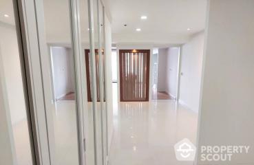 3-BR Condo at Kallista Mansion near ARL Makkasan