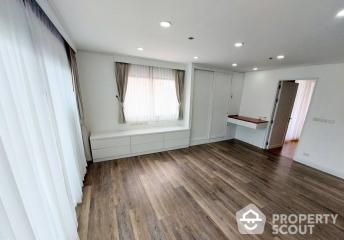 3-BR Condo at Kallista Mansion near ARL Makkasan