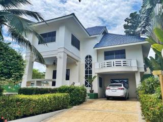 Lovely House in Bang Saray for Sale