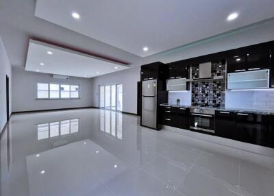 Modern House for Sale in Bangsaray