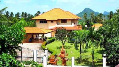 Bangsaray House on 1Rai Land for Sale