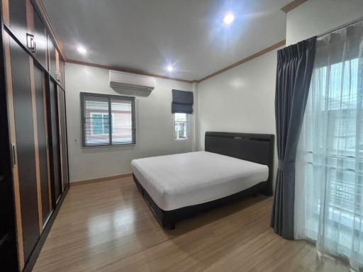 Modern House in East Pattaya for Sale