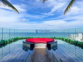 2 Bedrooms Condo in The Riviera Ocean Drive Jomtien C002108