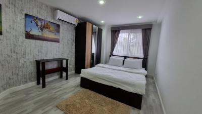 Pratumnak Ruamchok Condo for Sale