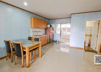 Selling Condo at Garden Court 2 bedrooms ready to move - Sukhawat Soi 33/2, Rat Burana