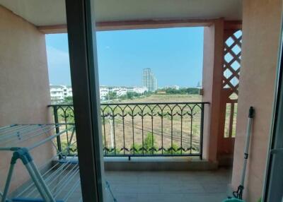 Condo 1 bedroom with furniture for sale in Jomtien