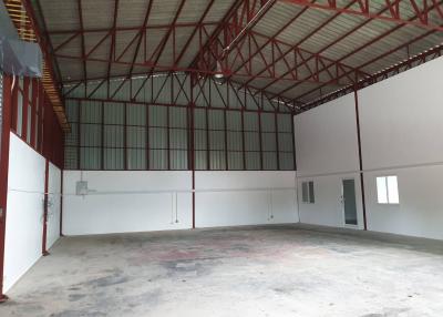 Warehouse for Sale in Bangsaray area