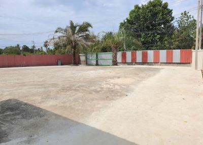 Warehouse for Sale in Bangsaray area