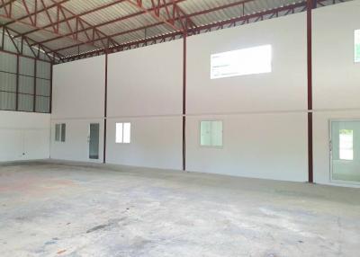 Warehouse for Sale in Bangsaray area