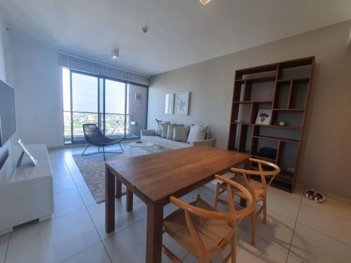 Superb 2 bedroom near BTS at The Lofts Ekkamai!