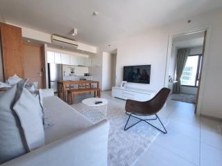 Superb 2 bedroom near BTS at The Lofts Ekkamai!