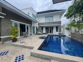 RAW7438: Three Bedroom Private Pool Villa in Rawai