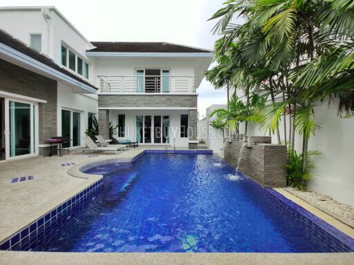 RAW7438: Three Bedroom Private Pool Villa in Rawai