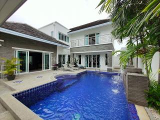 RAW7438: Three Bedroom Private Pool Villa in Rawai