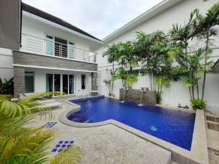 RAW7438: Three Bedroom Private Pool Villa in Rawai